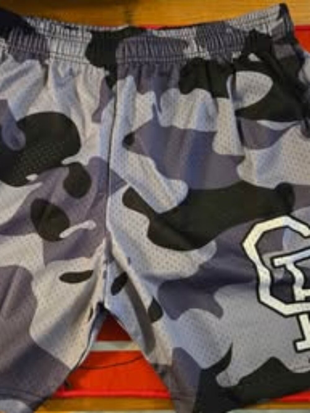 XLARGE CRISPY NYC grey camo shorts